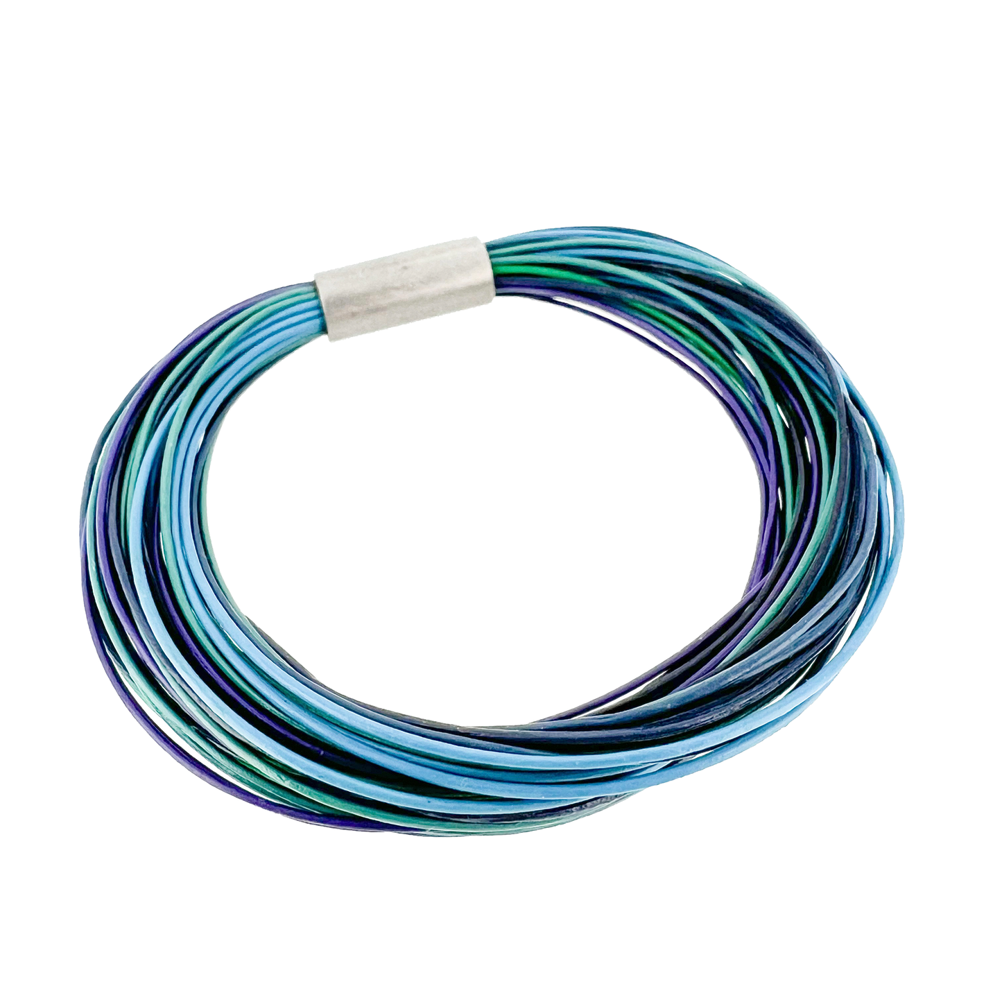 Indulge in the Northern Lights Bracelet featuring 40 strands of 0.5mm leather and a sleek 8mm titanium magnetic lock. Captivated by the beauty of Iceland's aurora borealis, this piece is skillfully crafted by Zeezen.