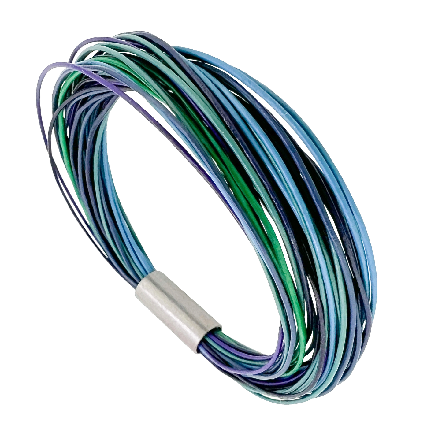 Indulge in the Northern Lights Bracelet featuring 40 strands of 0.5mm leather and a sleek 8mm titanium magnetic lock. Captivated by the beauty of Iceland's aurora borealis, this piece is skillfully crafted by Zeezen.