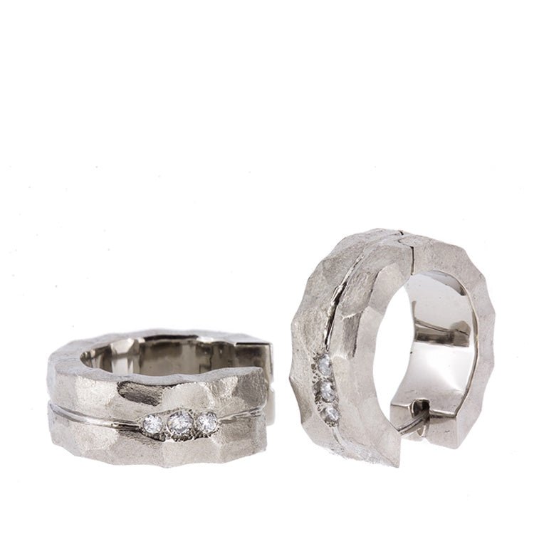 THINGVELLIR - Sculptured Titanium - Huggie Earrings w/diamonds - Inspired by Iceland - Þingvellir - Zeezen.is